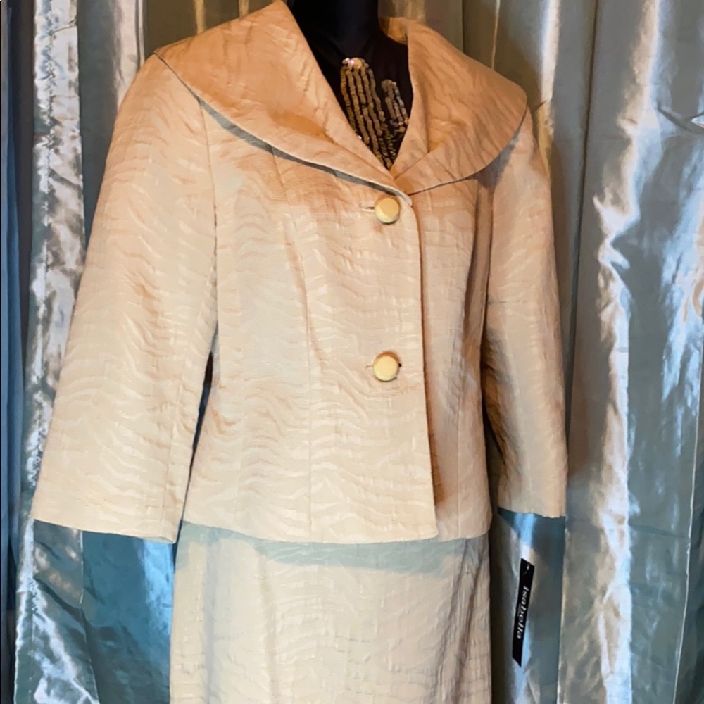 Isabella 2pc Suit